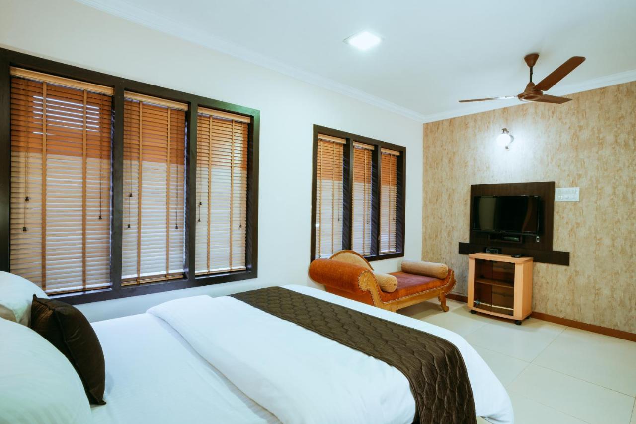 Asokam Beach Resort Cananor Exterior foto
